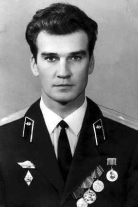 stanislav-petrov-giovane